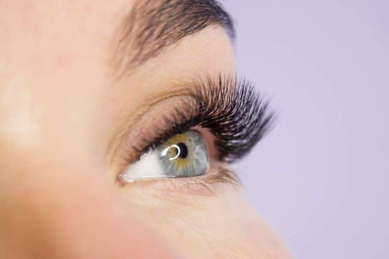 WHAT IS EYELASH EXTENSIONS AND HOW TO REMOVE IT?