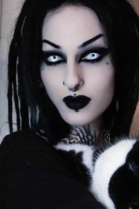 Scary Vampire Eye Vampire Makeup