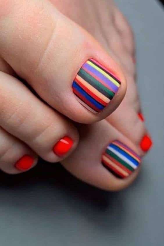 Red, Green and White Toe Nail Designs - Colorful Stripes