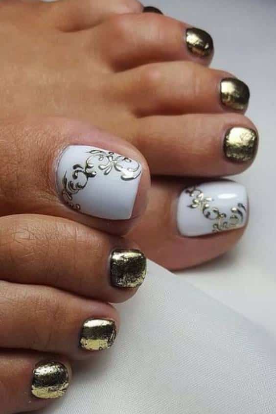 Sleek Toe Nail Designs