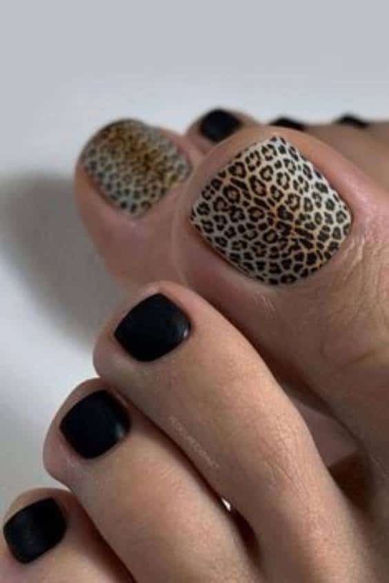 Pretty Toe Nails To Try In 2023